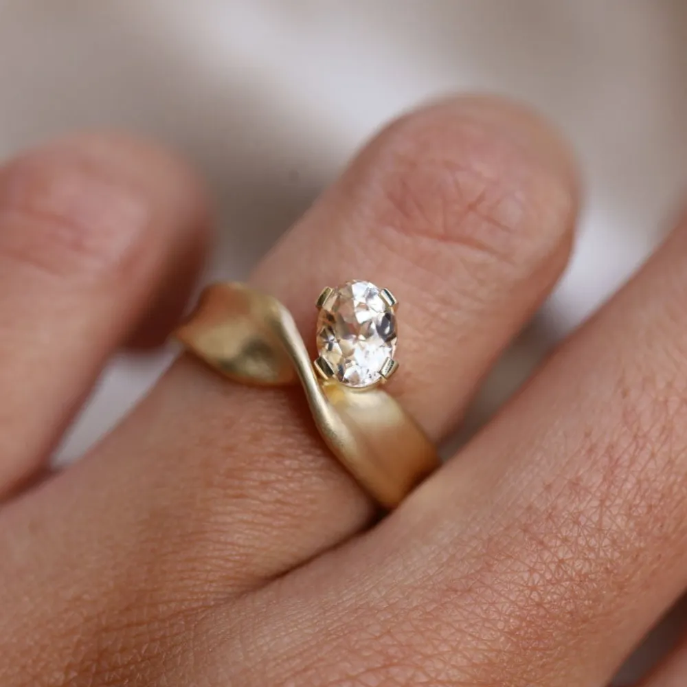 Marrow Fine One-of-a-kind Pieces^1.18ct Peach Sapphire Twist Ring 14kyellowgold