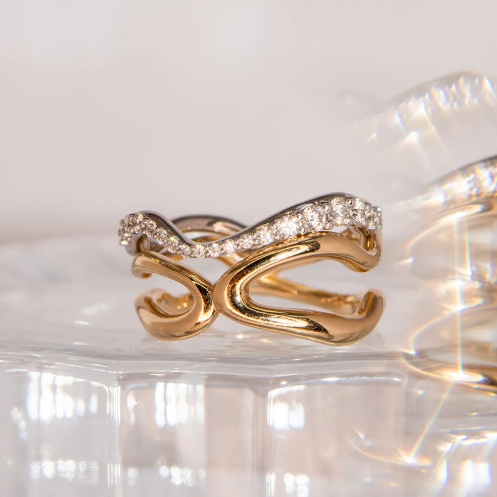 Marrow Fine Graduation Gifts | The Shape Of Things Collection^Curved Freeform Gold Ring
