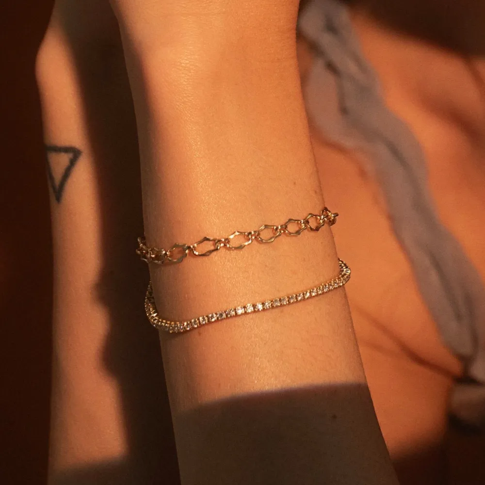 Marrow Fine Graduation Gifts | The Shape Of Things Collection^8mm Sculpted Link Gold Bracelet